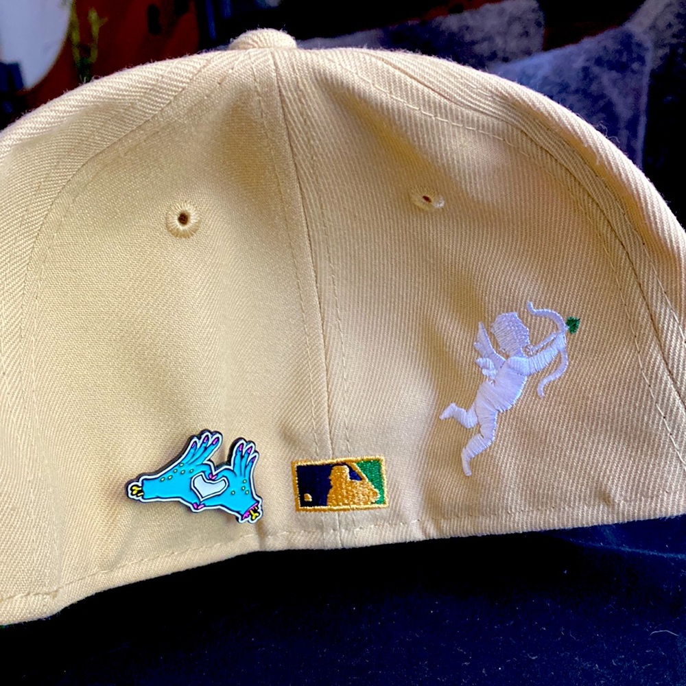 Fitted hats - Picture 10 of 10